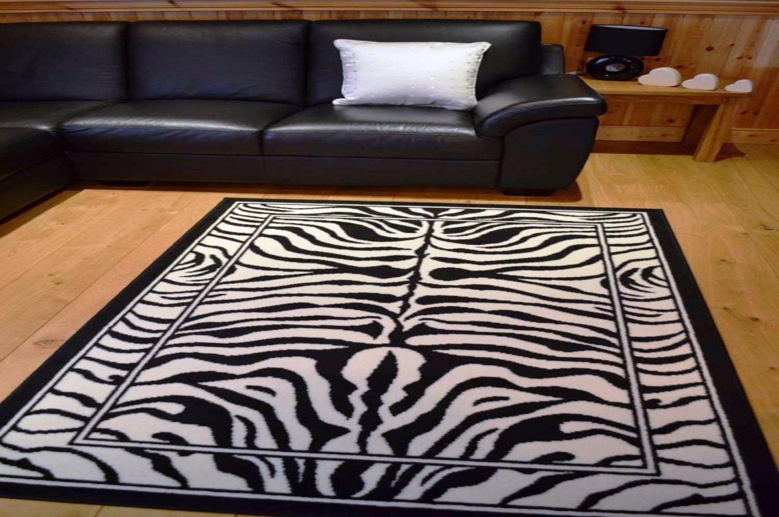Black and White Rugs Features — Randolph Indoor and Outdoor Design