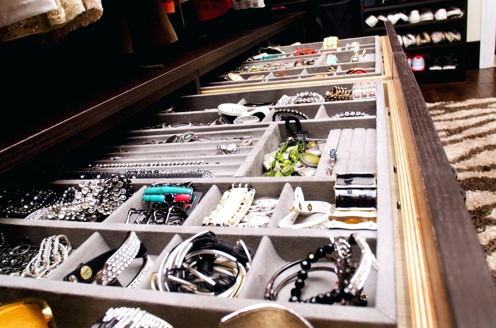 Deep Closet Jewelry Storage