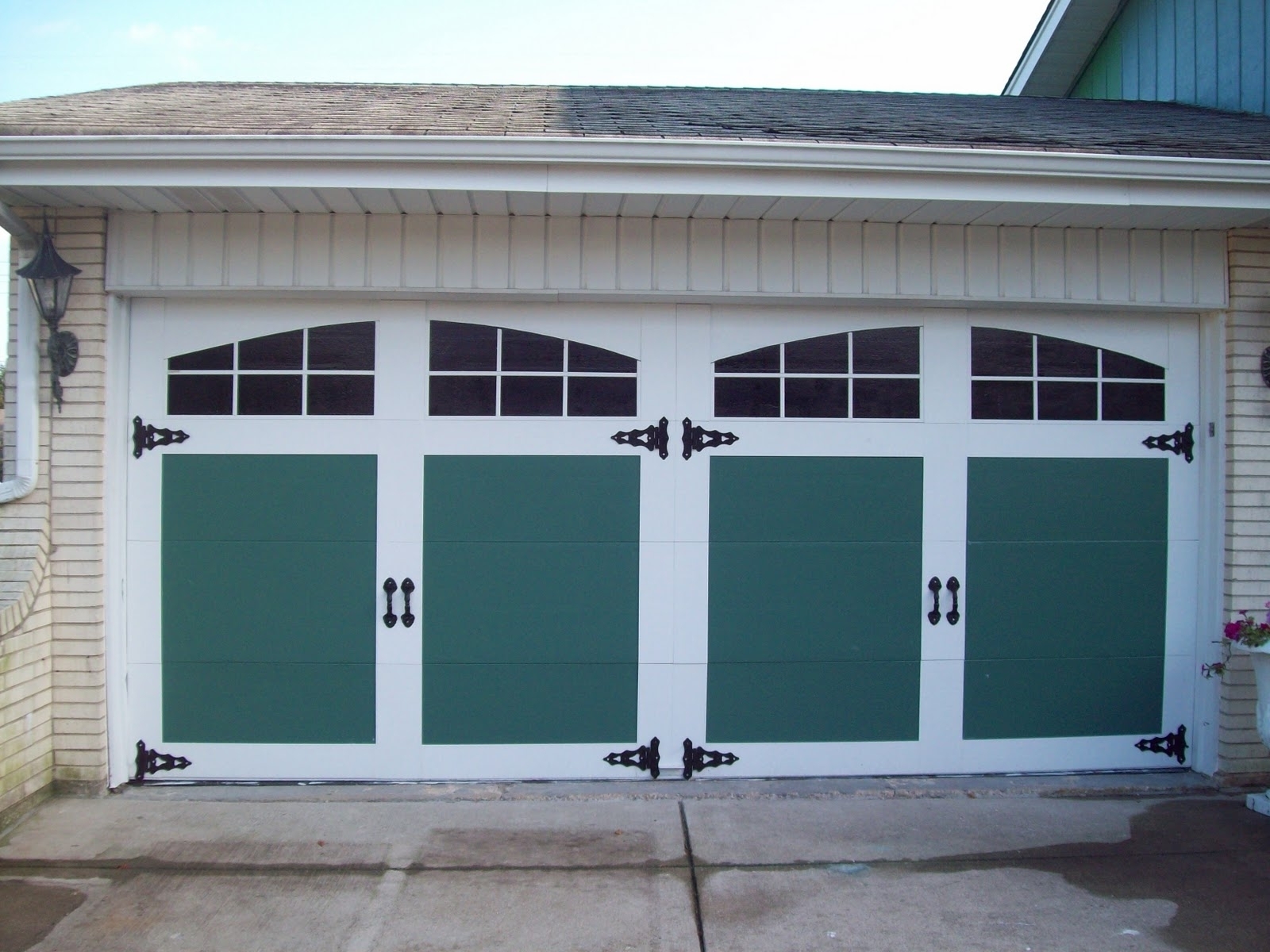 Garage Doors With Windows Styles