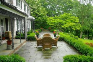 Landscaping Ideas around Patio Concrete