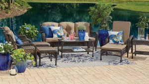 Patio Table Ideas Color