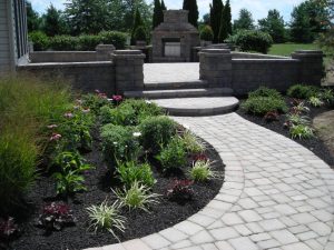Pleasing Landscaping Ideas around Patio