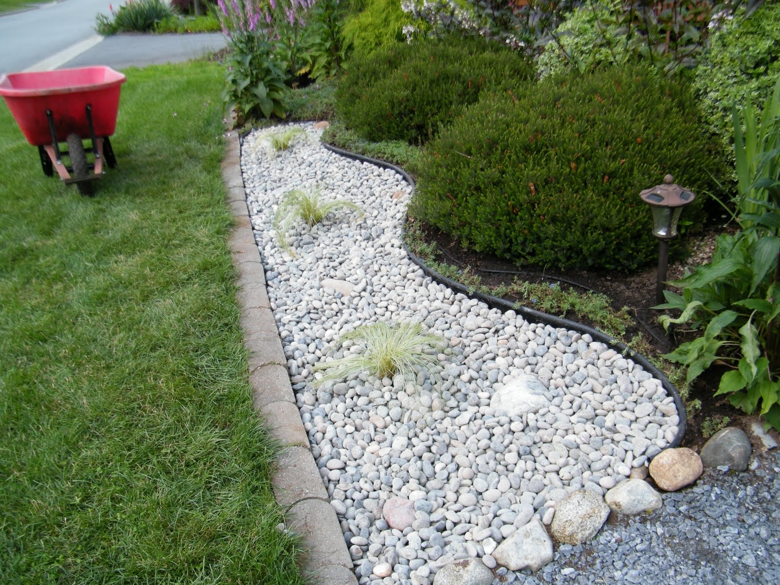 Are Small White Rocks Ok To Use For Landscaping