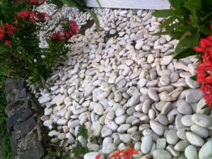 Decorate With White Marble Rocks For Landscaping