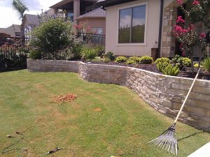 Decorative Landscape Curbing Ideas With Stone