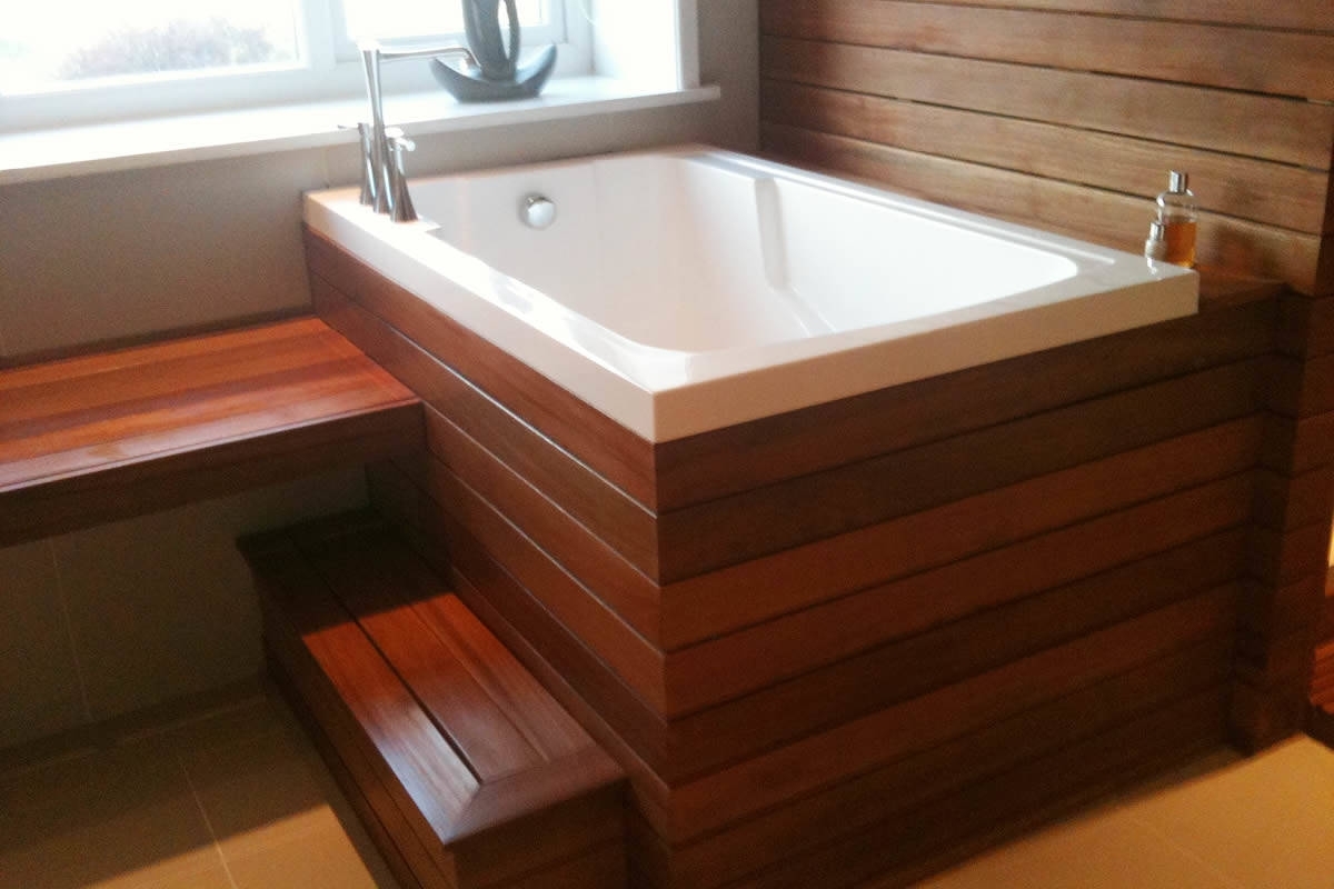 Japanese Soaker Tub With Shower Combo