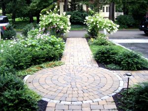 Landscaping Ideas For Front Sidewalk