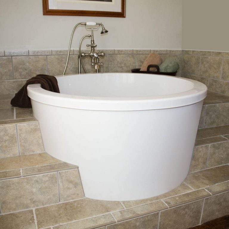 Japanese Style Soaker Tub With Heater And Filter — Randolph Indoor and